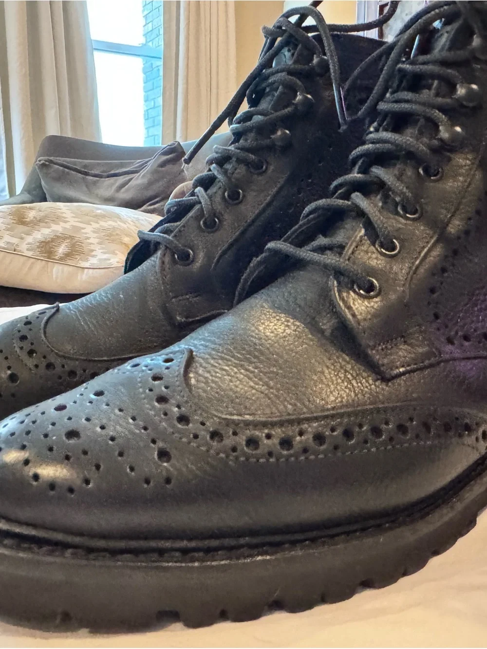 Allen Edmunds Long Branch Men's Black Leather Brogue Boot - Classic Lace-Up